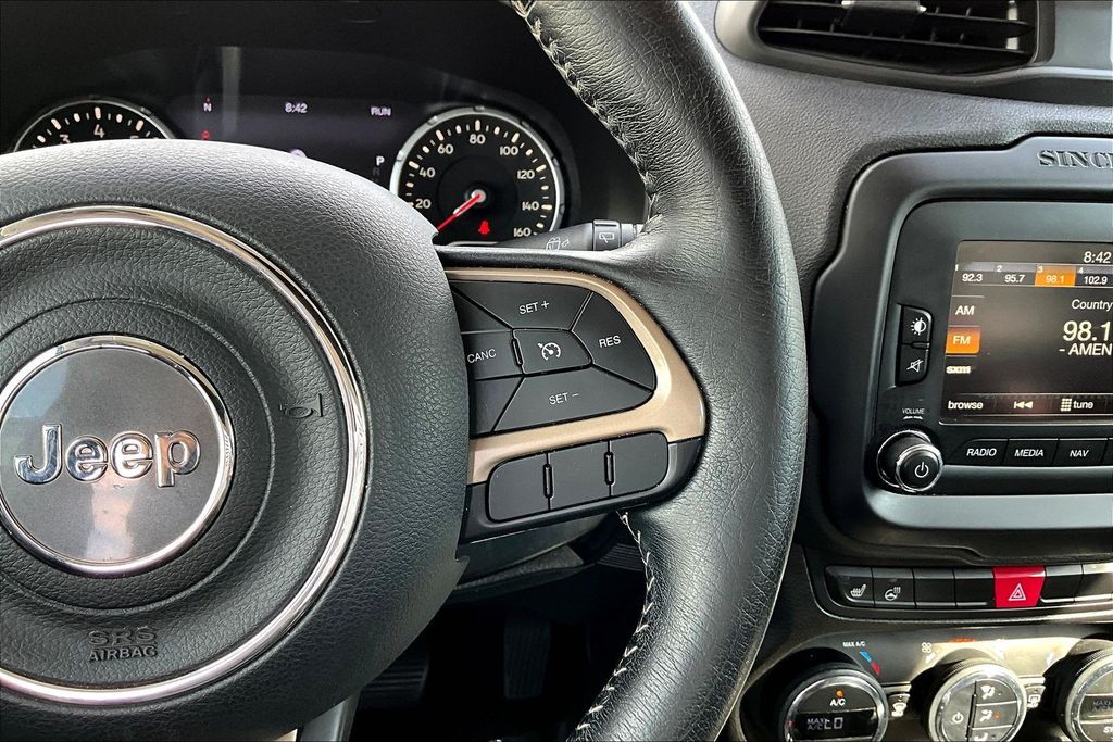 Thumbnail: 2016 Jeep Renegade - 25