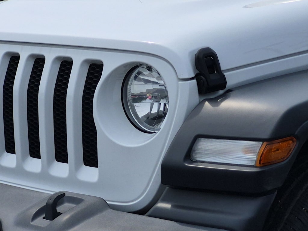 Thumbnail: 2023 Jeep Wrangler - 24