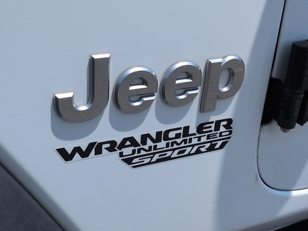 Thumbnail: 2020 Jeep Wrangler - 7