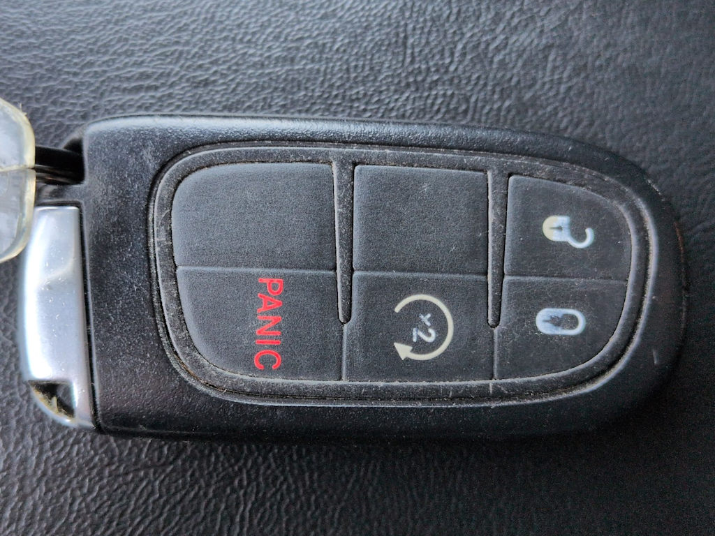 Thumbnail: 2016 Jeep Cherokee - 19