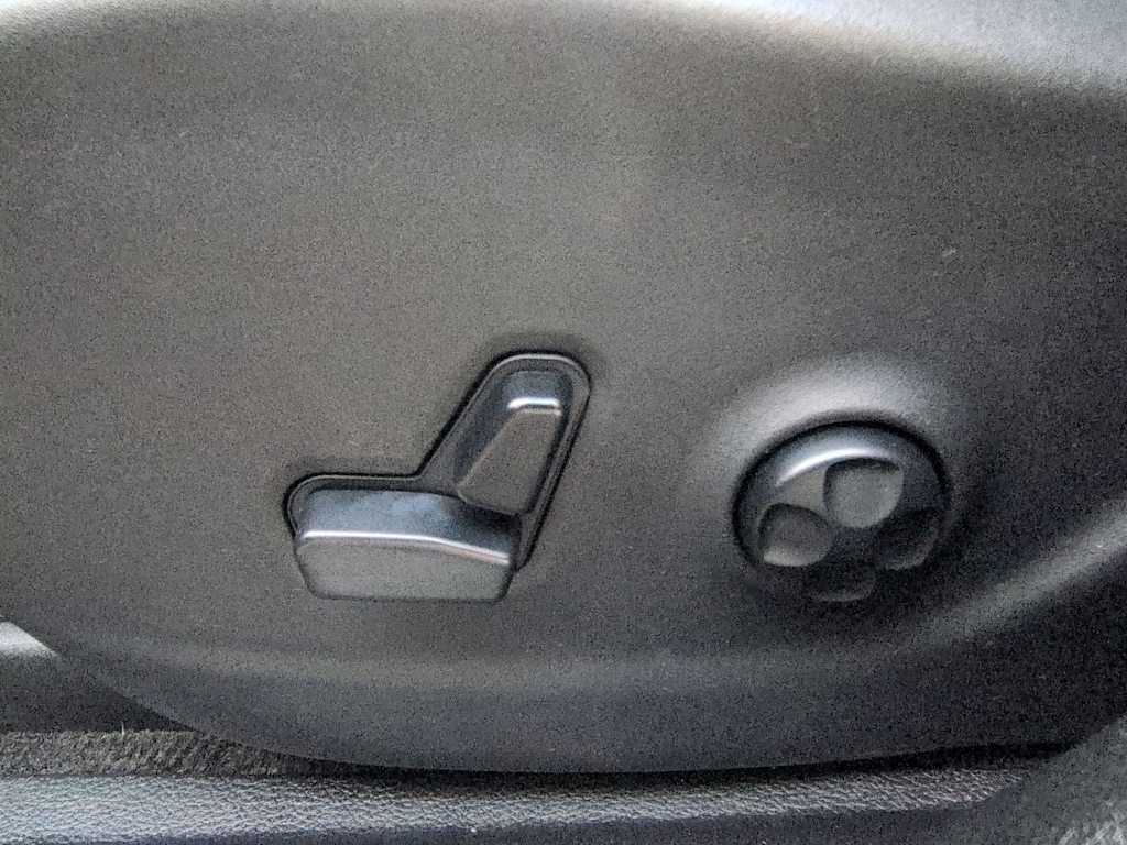 Thumbnail: 2016 Jeep Cherokee - 26