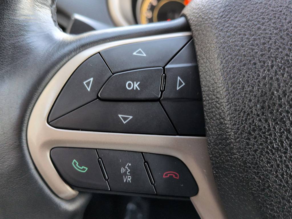 Thumbnail: 2016 Jeep Cherokee - 31