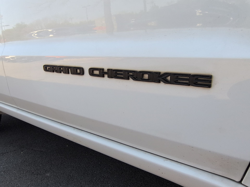 Thumbnail: 2019 Jeep Grand Cherokee - 25