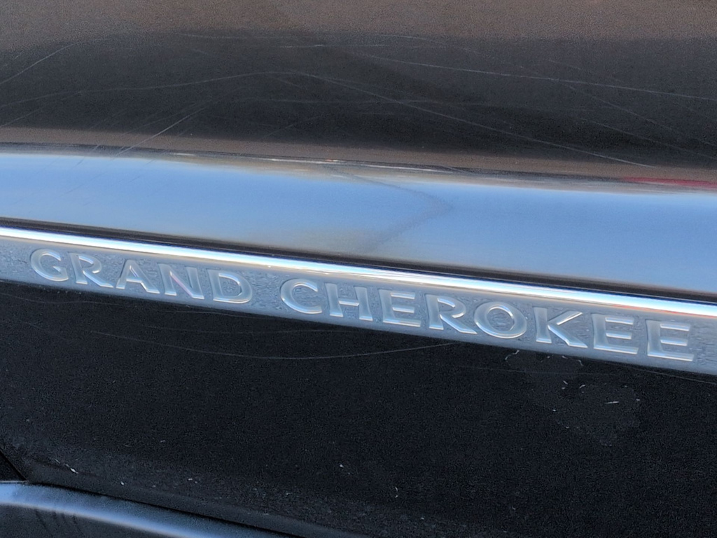 Thumbnail: 2013 Jeep Grand Cherokee - 25