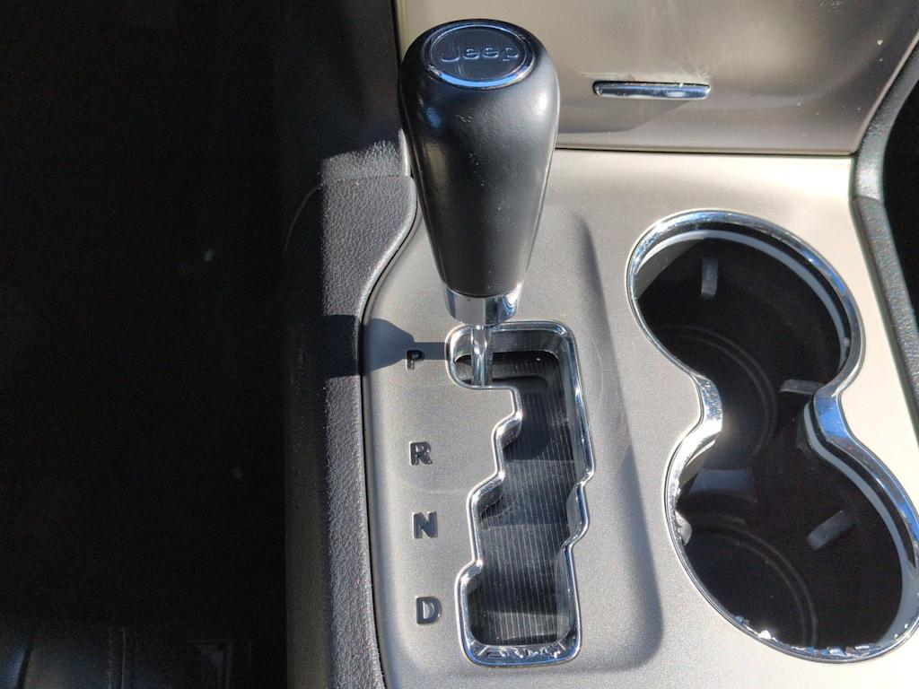 Thumbnail: 2013 Jeep Grand Cherokee - 15