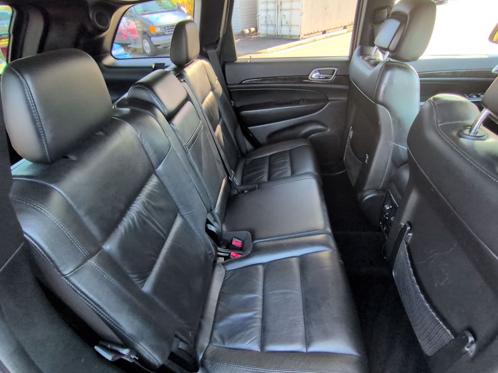 Thumbnail: 2013 Jeep Grand Cherokee - 29