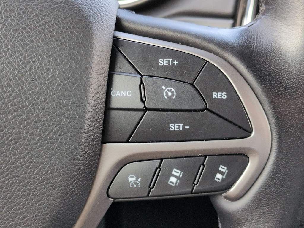 Thumbnail: 2022 Jeep Grand Cherokee - 33