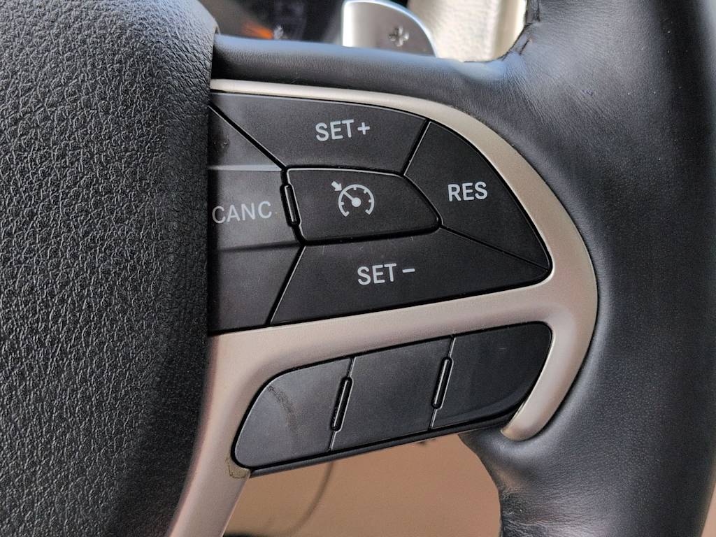 Thumbnail: 2014 Jeep Grand Cherokee - 32