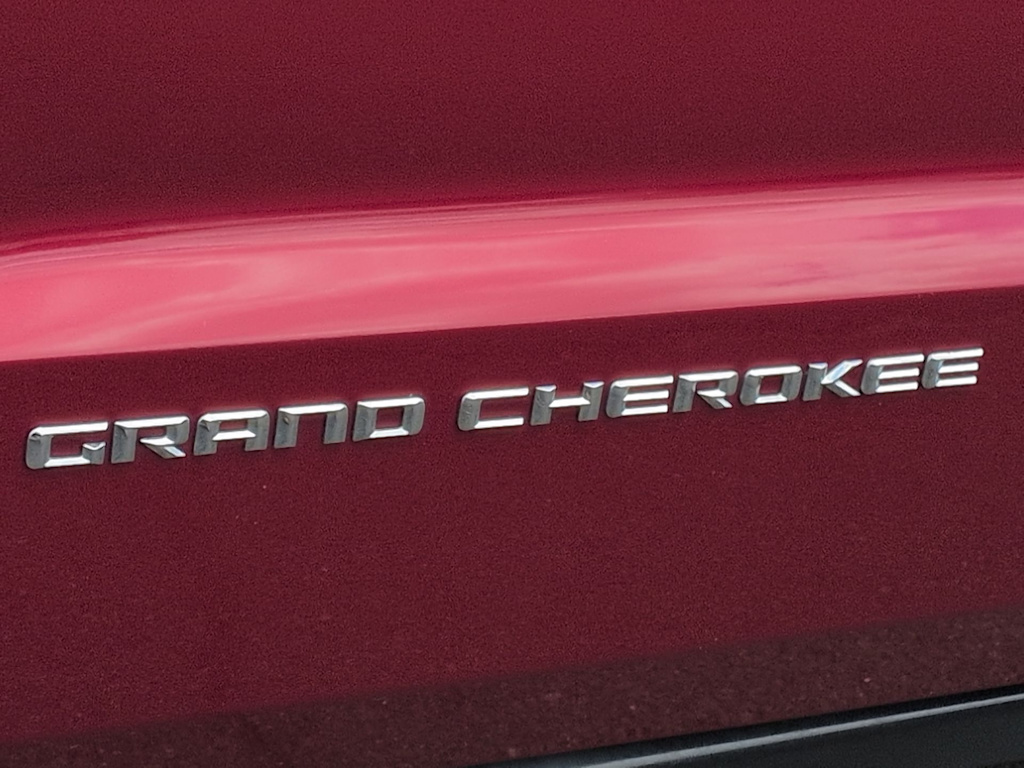 Thumbnail: 2014 Jeep Grand Cherokee - 25