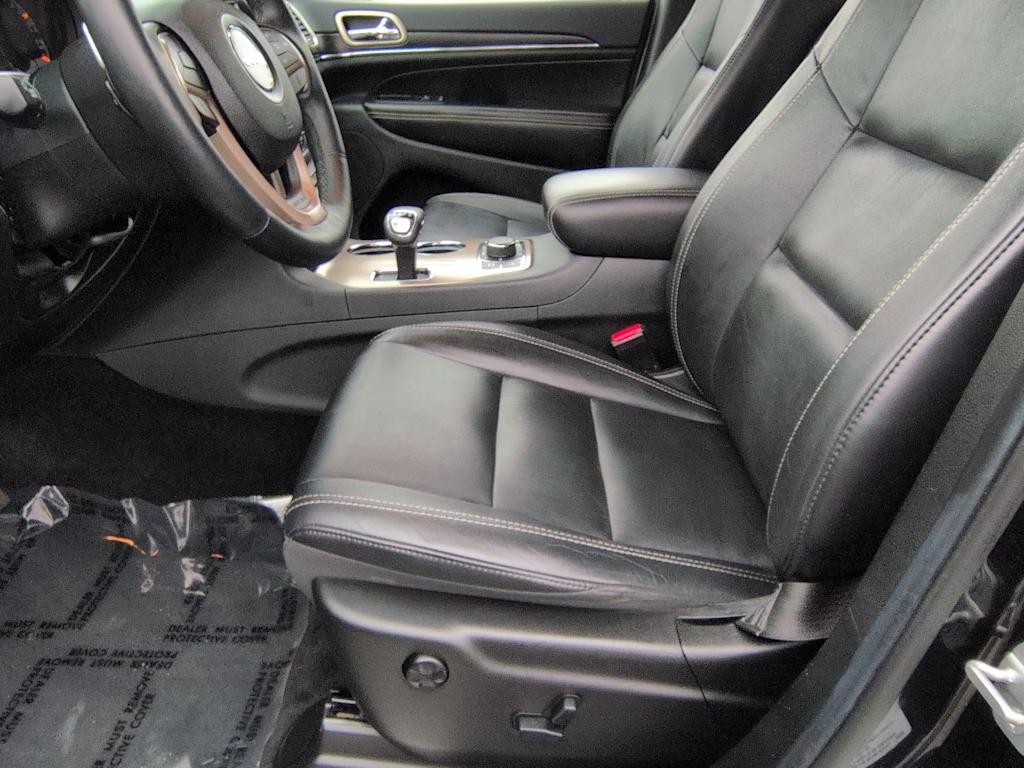 Thumbnail: 2015 Jeep Grand Cherokee - 11