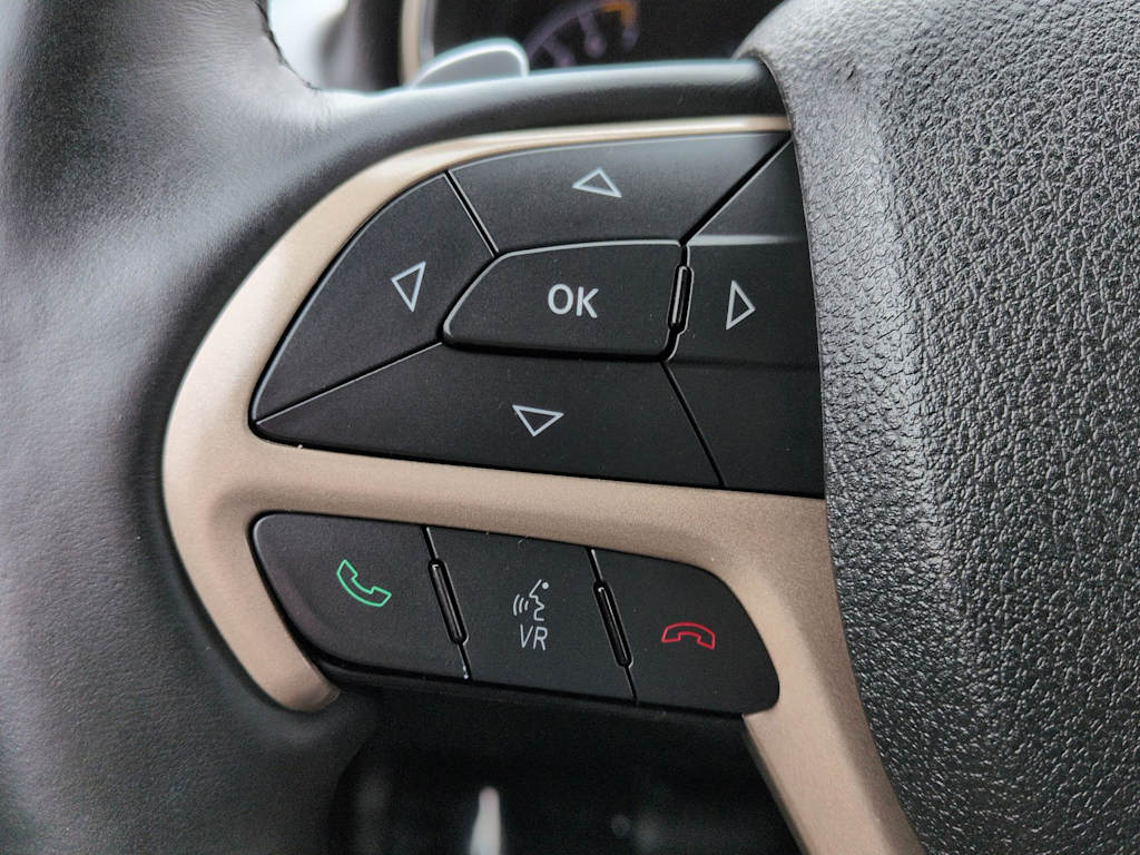 Thumbnail: 2015 Jeep Grand Cherokee - 31