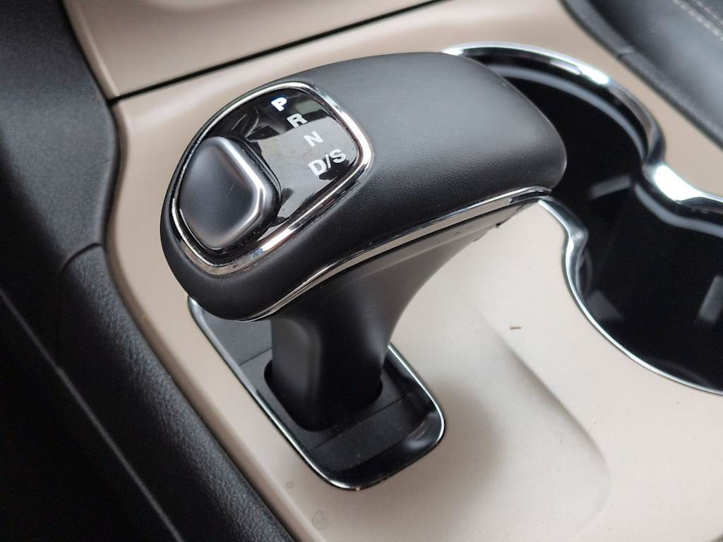 Thumbnail: 2015 Jeep Grand Cherokee - 16