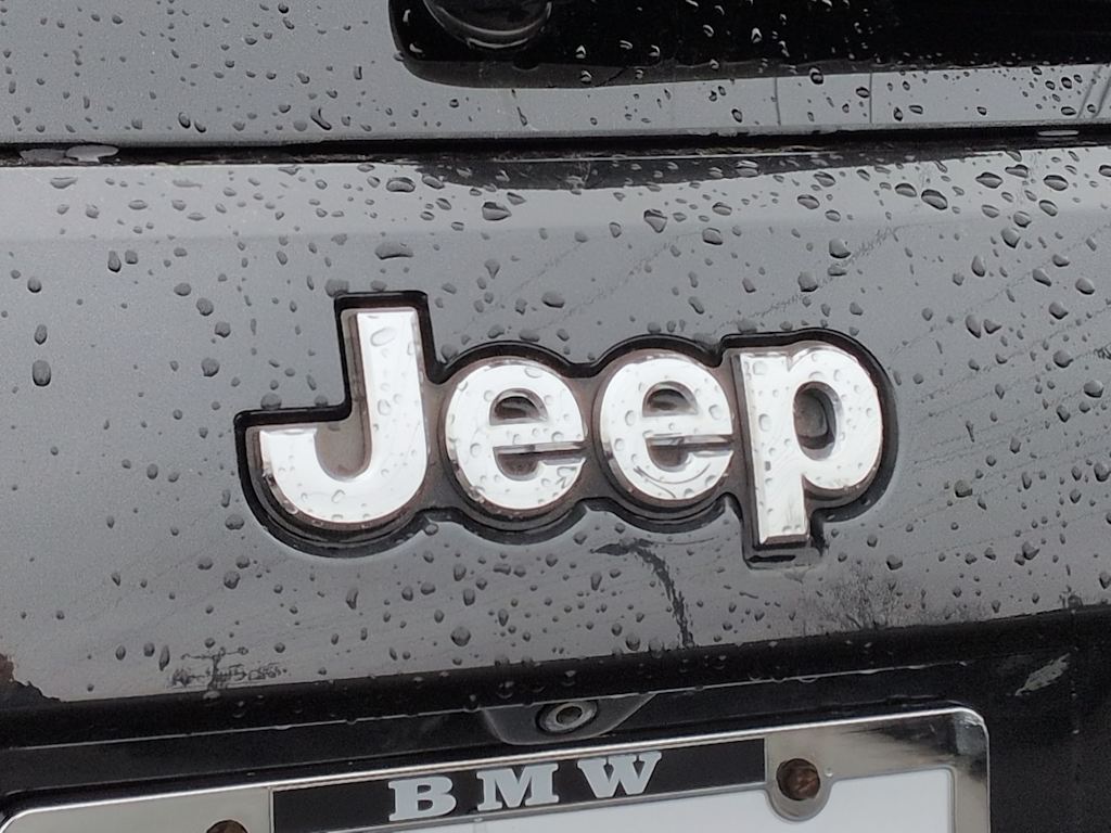 Thumbnail: 2015 Jeep Grand Cherokee - 7
