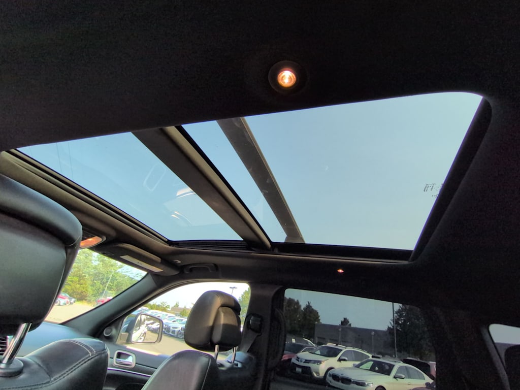 Thumbnail: 2017 Jeep Grand Cherokee - 31