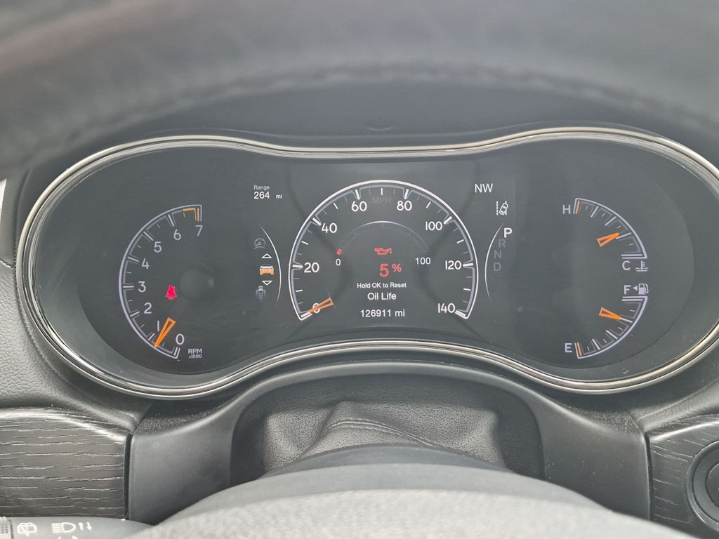 Thumbnail: 2018 Jeep Grand Cherokee - 17