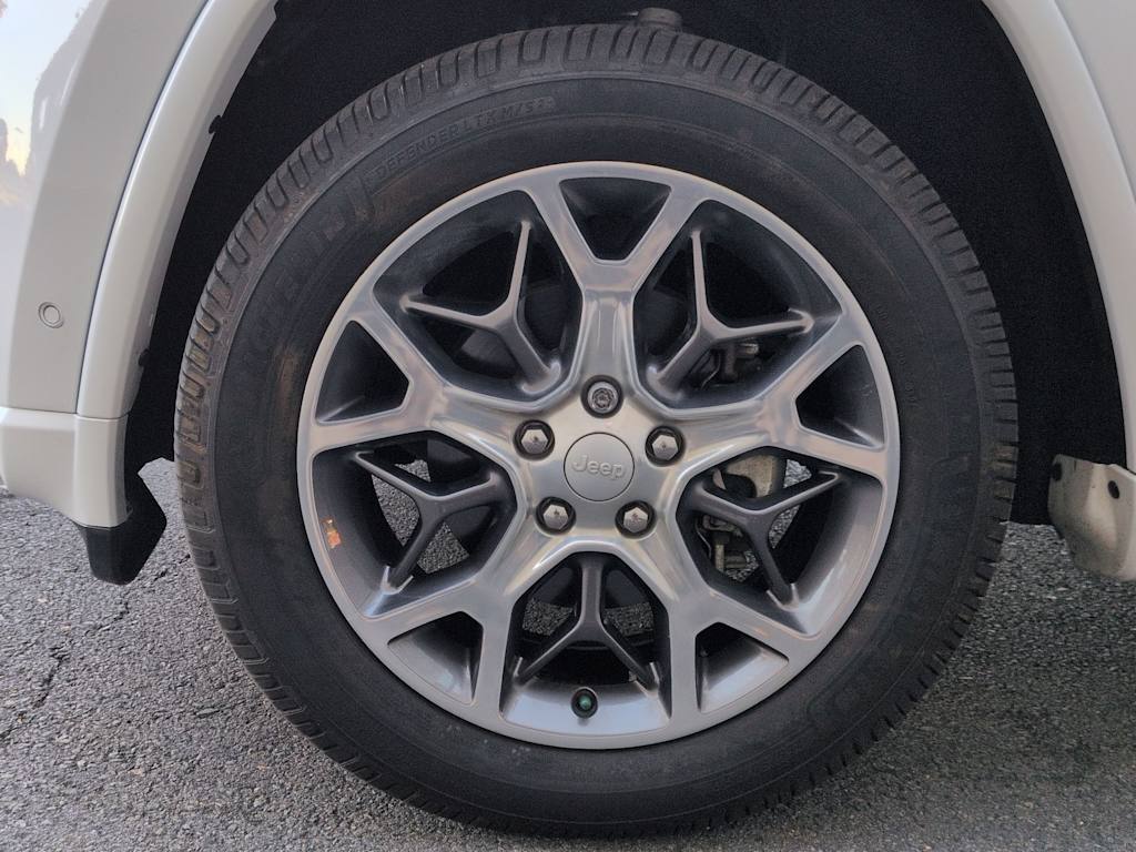 Thumbnail: 2020 Jeep Grand Cherokee - 8