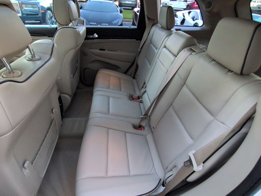 Thumbnail: 2020 Jeep Grand Cherokee - 13