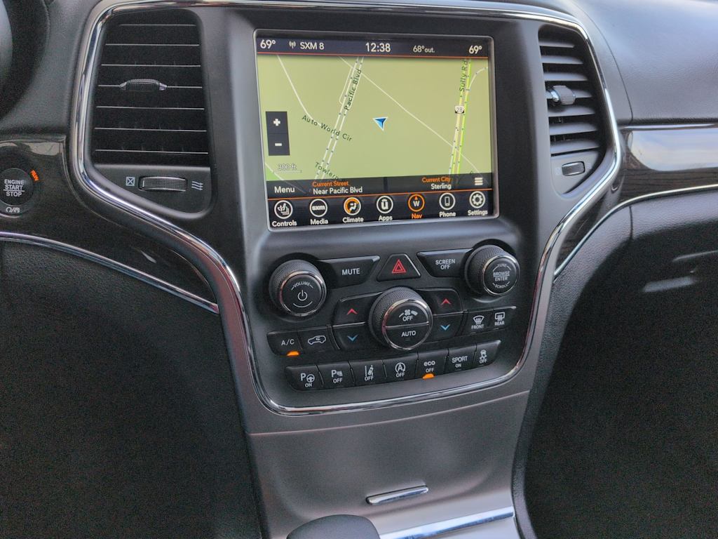 Thumbnail: 2018 Jeep Grand Cherokee - 15