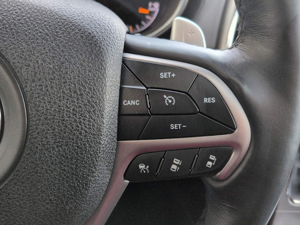 Thumbnail: 2018 Jeep Grand Cherokee - 33