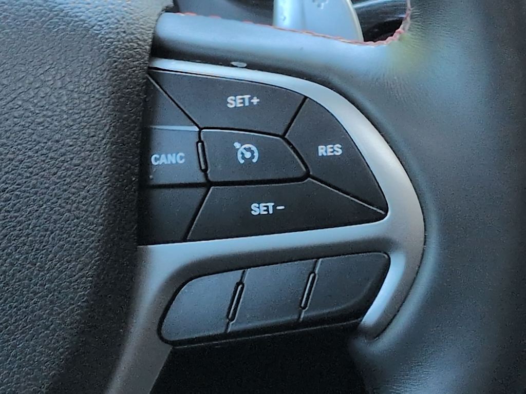 Thumbnail: 2017 Jeep Grand Cherokee - 33