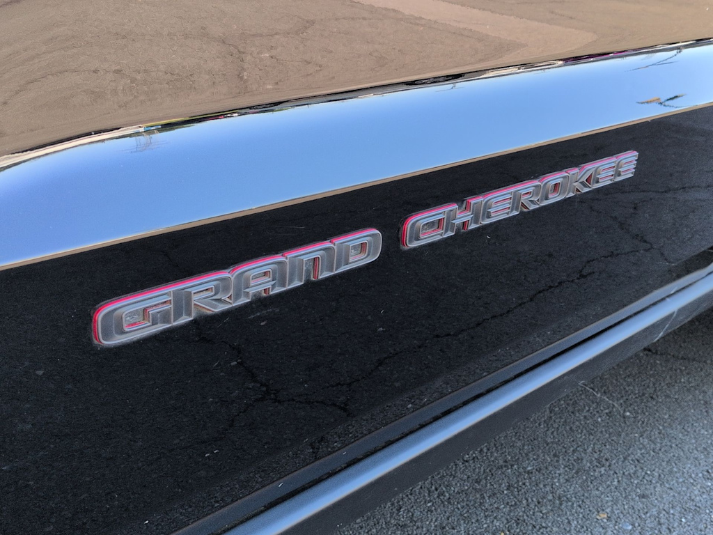Thumbnail: 2017 Jeep Grand Cherokee - 25