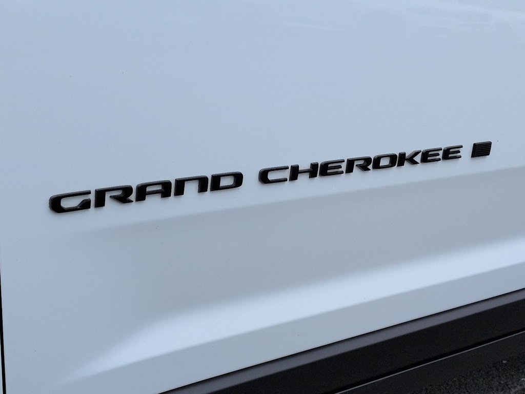 Thumbnail: 2023 Jeep Grand Cherokee - 25