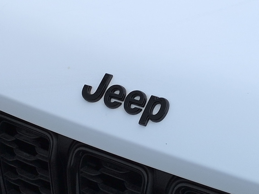 Thumbnail: 2023 Jeep Grand Cherokee - 6