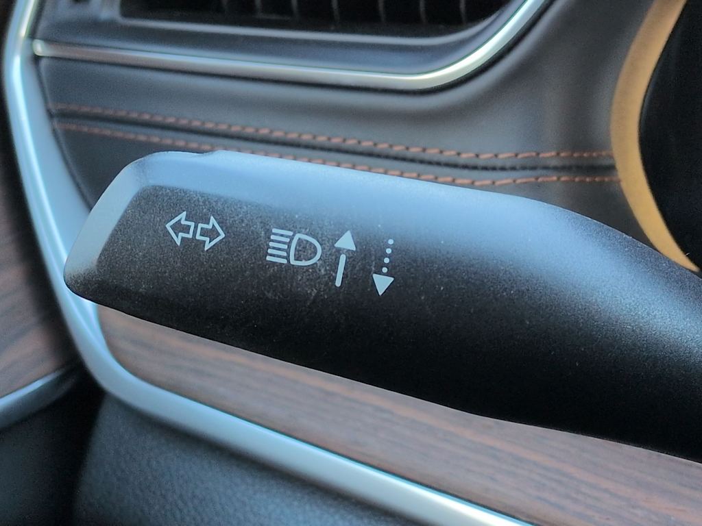 Thumbnail: 2023 Jeep Grand Cherokee L - 32