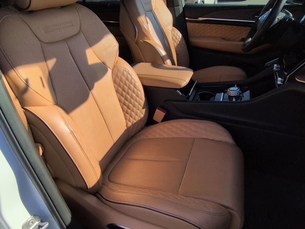 Thumbnail: 2023 Jeep Grand Cherokee L - 29