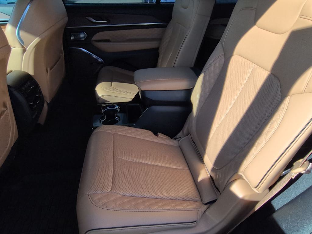 Thumbnail: 2023 Jeep Grand Cherokee L - 27