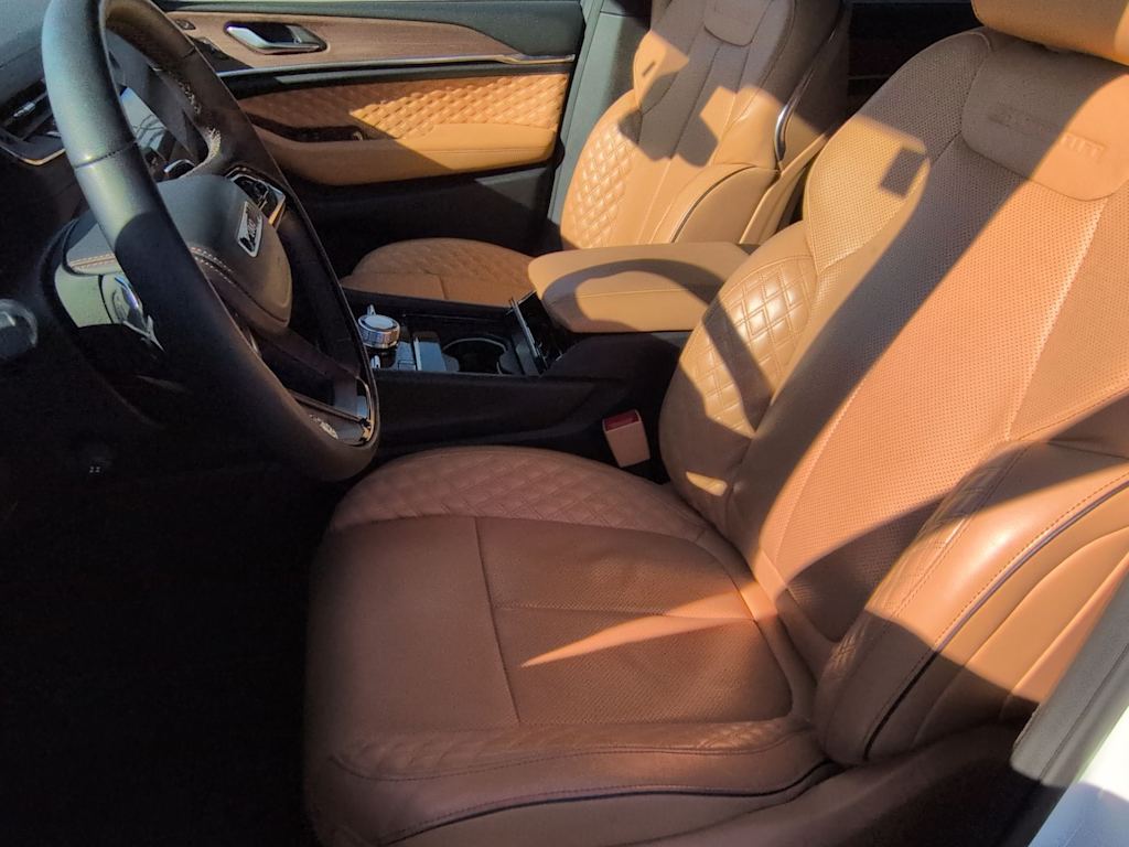 Thumbnail: 2023 Jeep Grand Cherokee L - 11