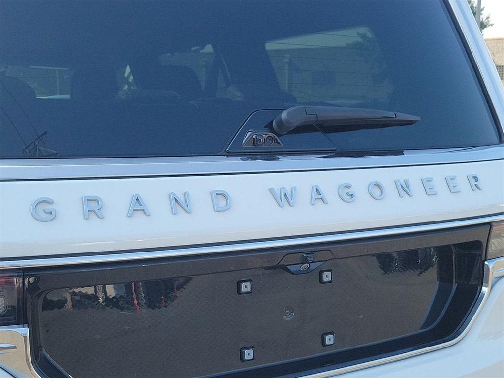 2023 Jeep Grand Wagoneer Series II 7