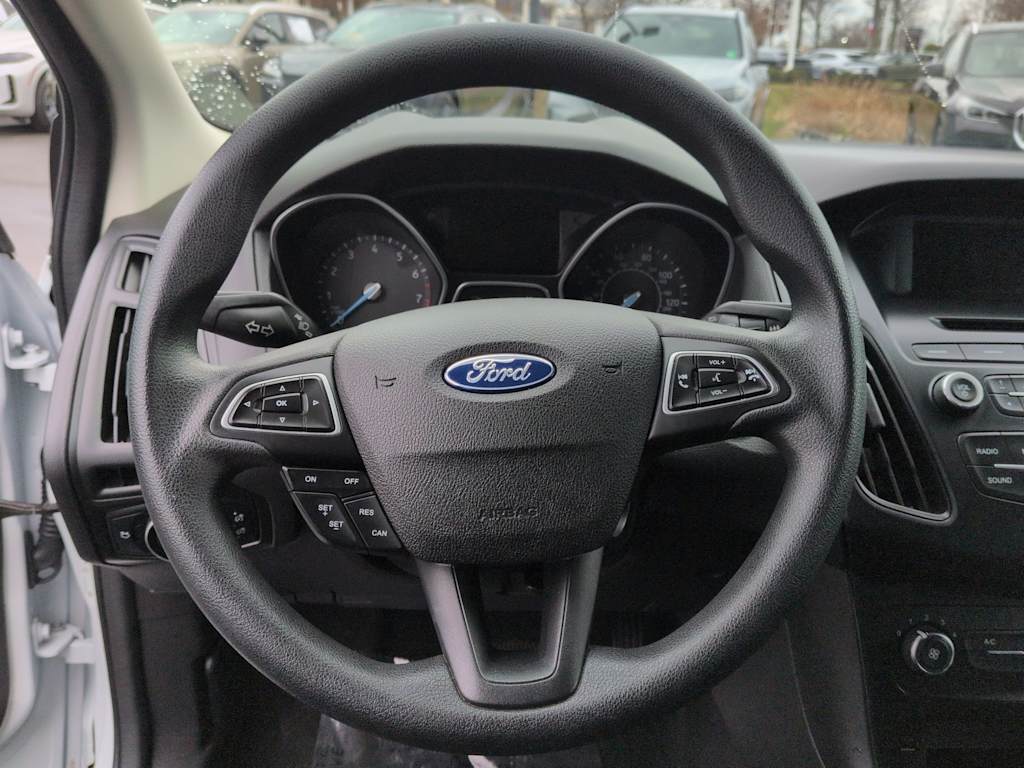Thumbnail: 2015 Ford Focus - 14