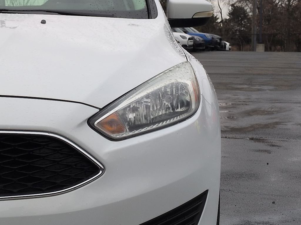 Thumbnail: 2015 Ford Focus - 25