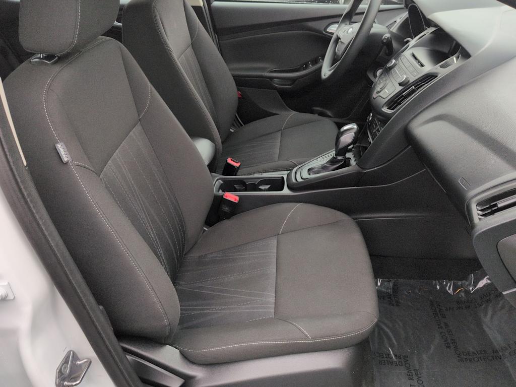 Thumbnail: 2015 Ford Focus - 12