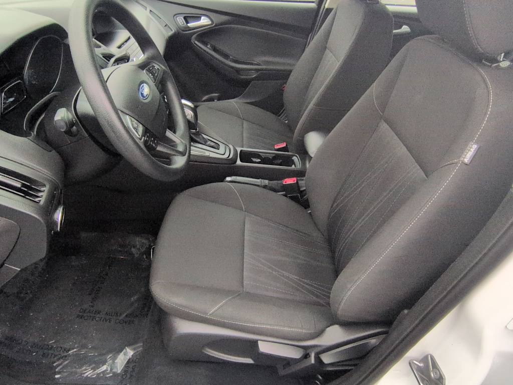 Thumbnail: 2015 Ford Focus - 11