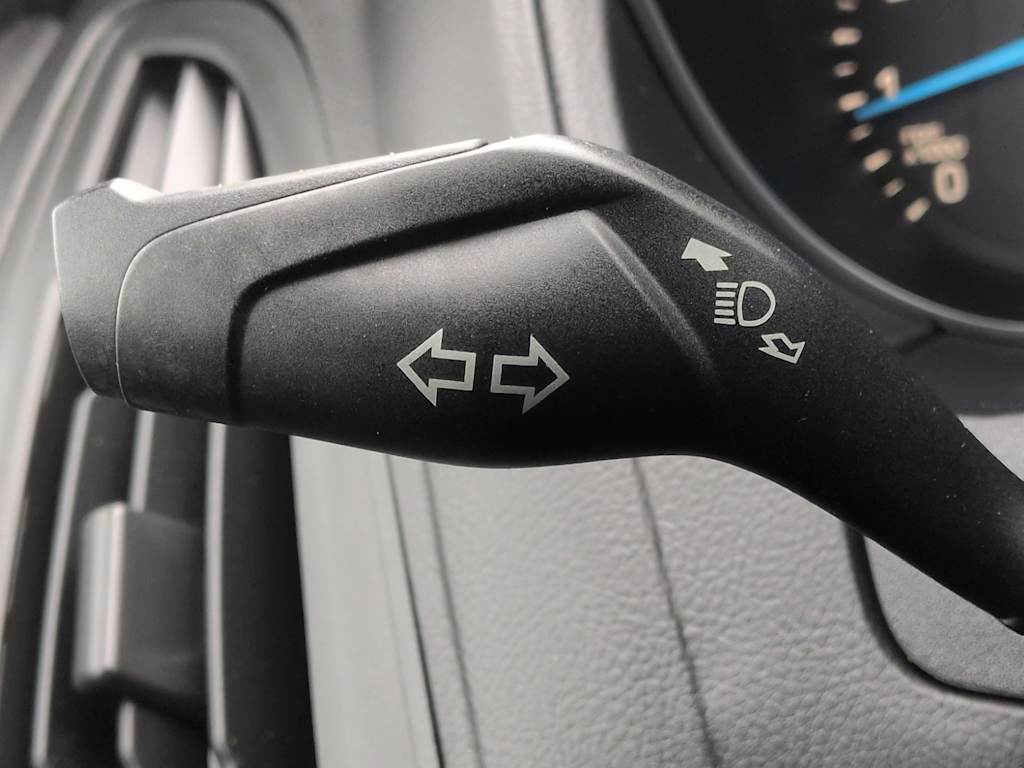 Thumbnail: 2015 Ford Focus - 32