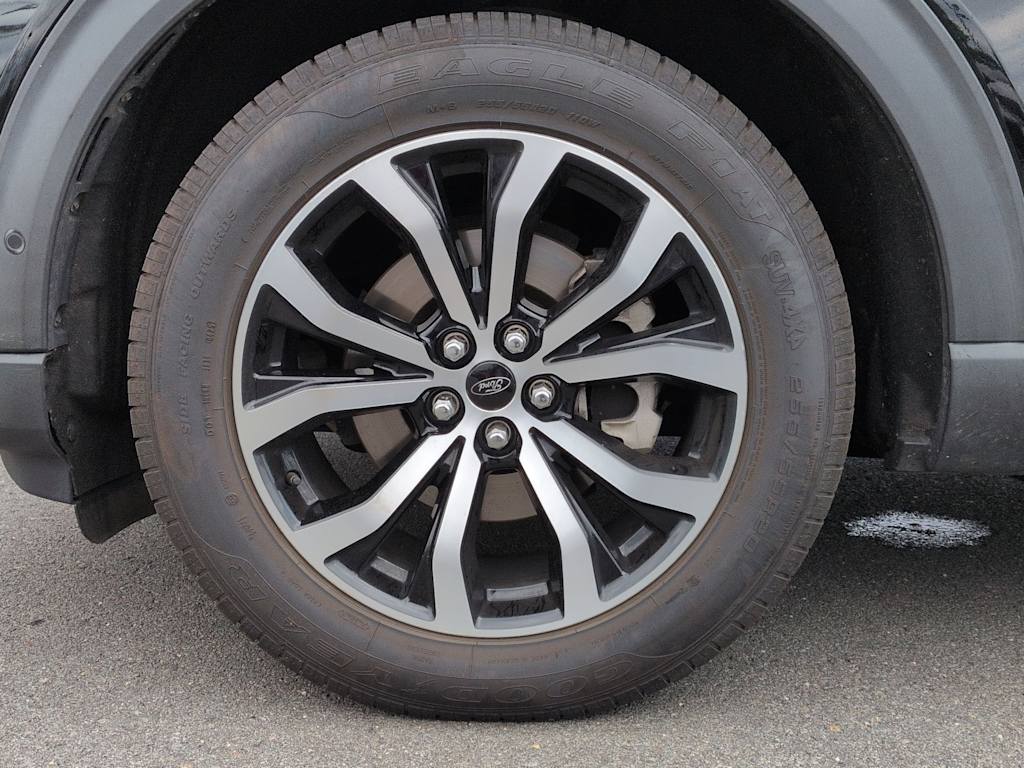Thumbnail: 2020 Ford Explorer - 25