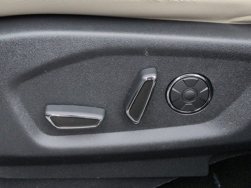 Thumbnail: 2017 Ford Explorer - 26