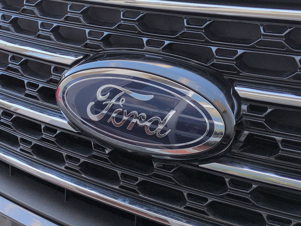 Thumbnail: 2021 Ford Explorer - 7
