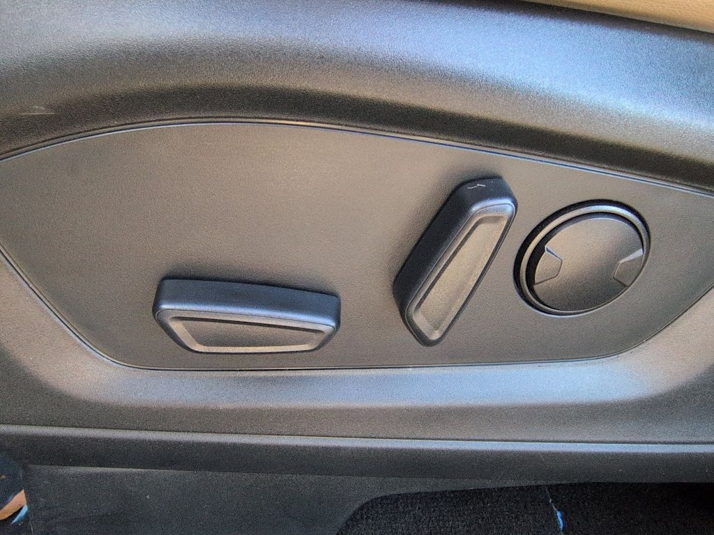 Thumbnail: 2023 Ford Explorer - 27