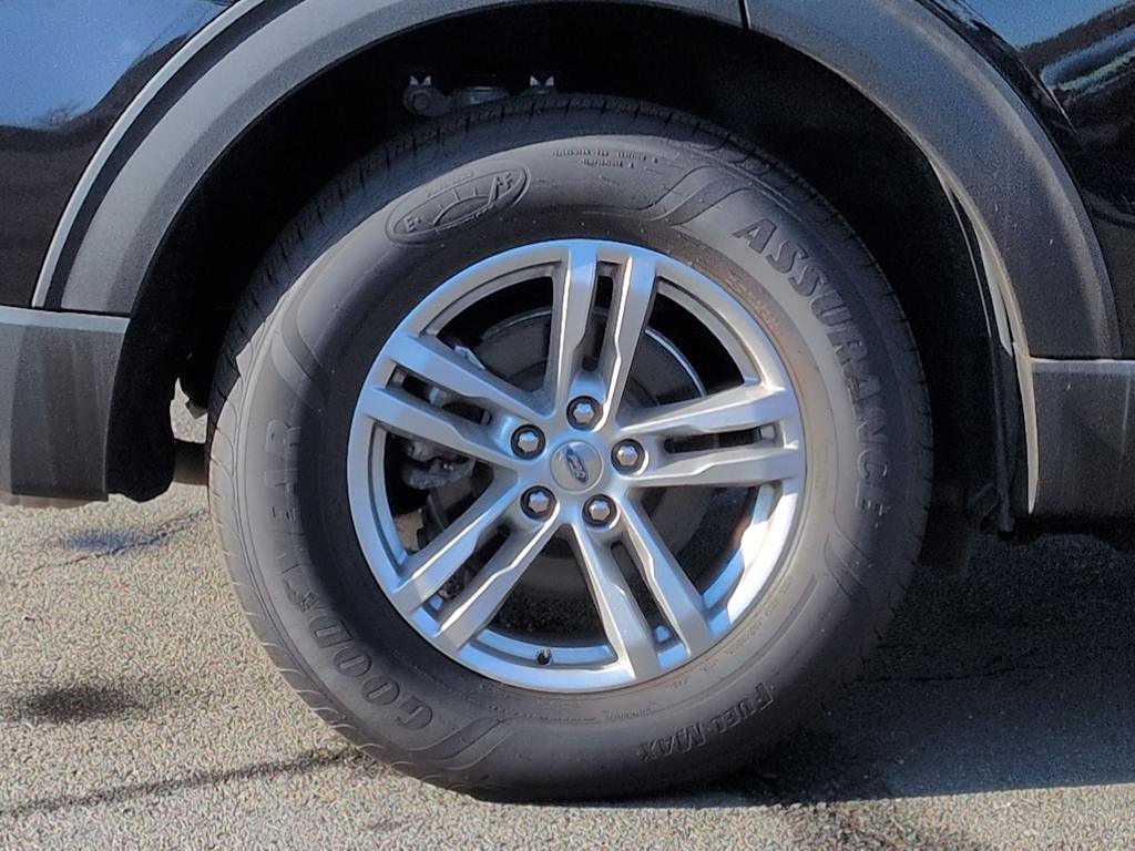 Thumbnail: 2023 Ford Explorer - 8