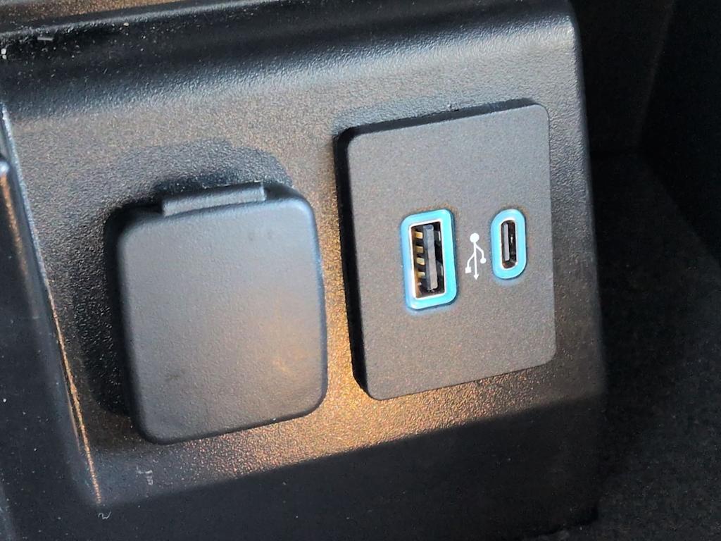 Thumbnail: 2023 Ford Explorer - 34