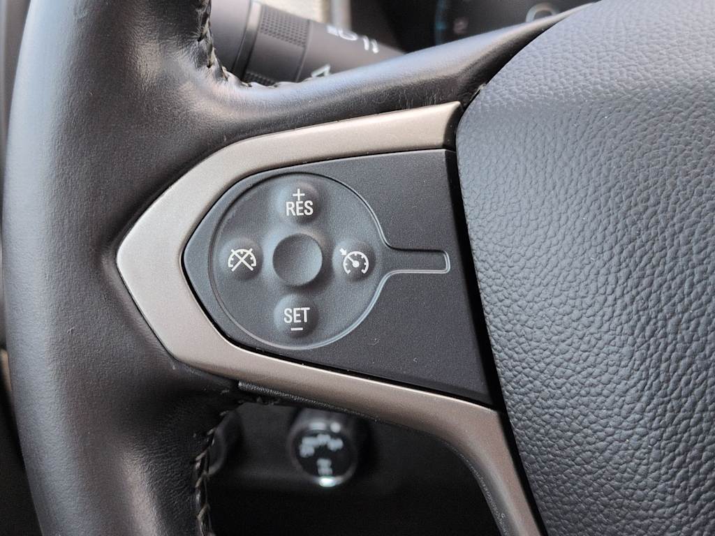 Thumbnail: 2018 Chevrolet Colorado - 30