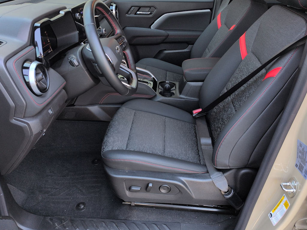 Thumbnail: 2023 Chevrolet Colorado - 11