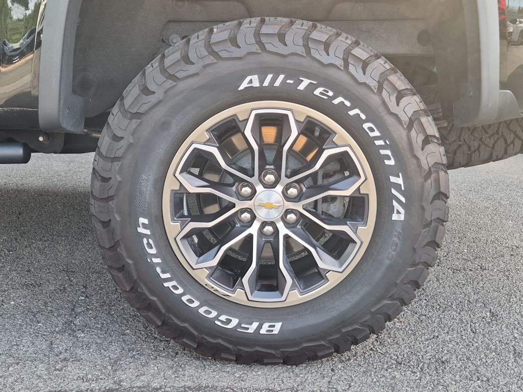 Thumbnail: 2021 Chevrolet Colorado - 8