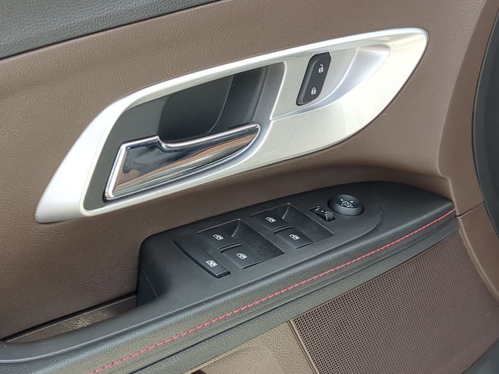 Thumbnail: 2015 Chevrolet Equinox - 28