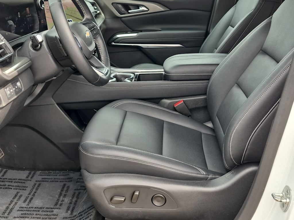 Thumbnail: 2025 Chevrolet Traverse - 11