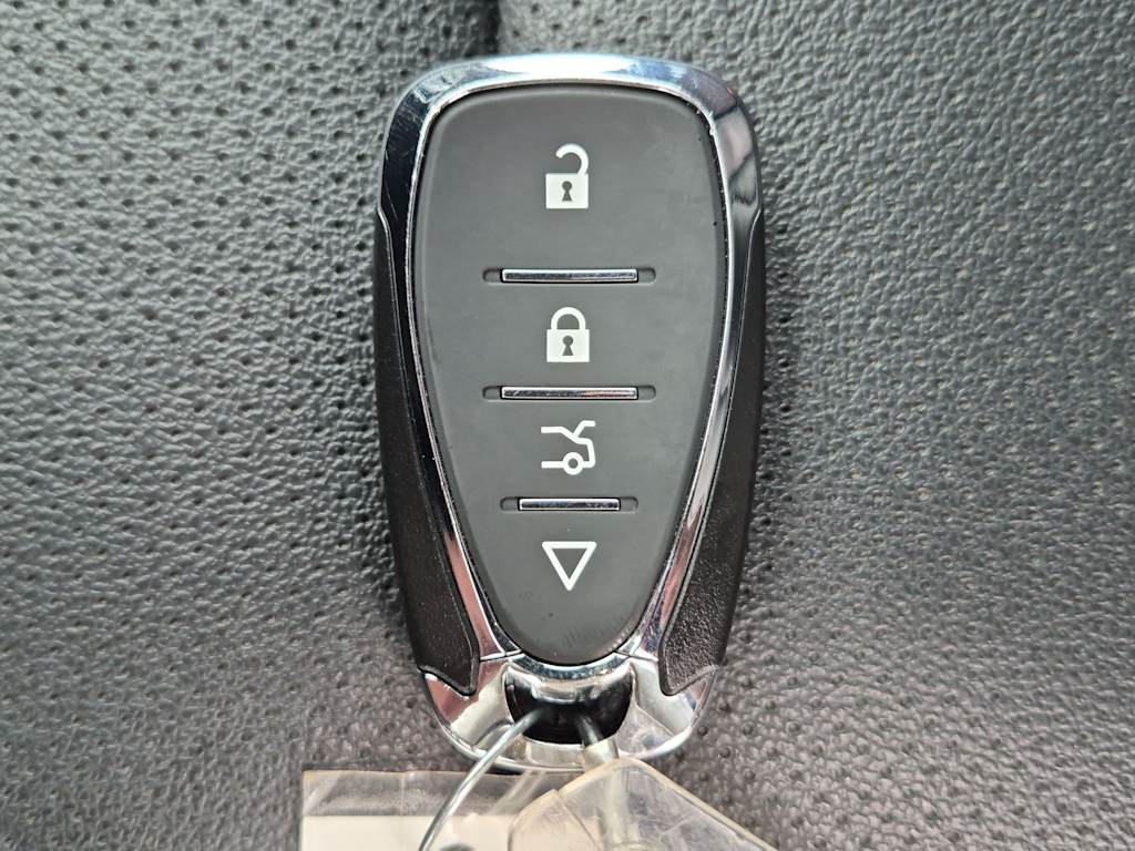 Thumbnail: 2025 Chevrolet Traverse - 18