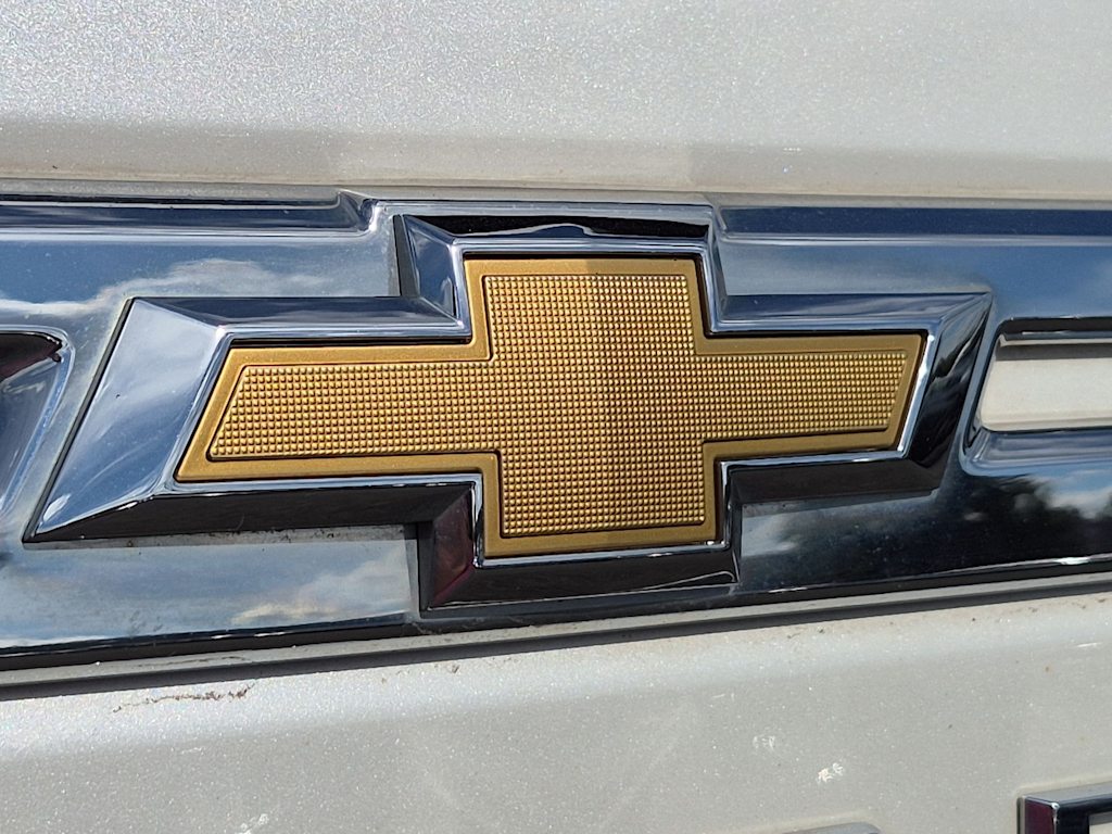 Thumbnail: 2023 Chevrolet Suburban - 16